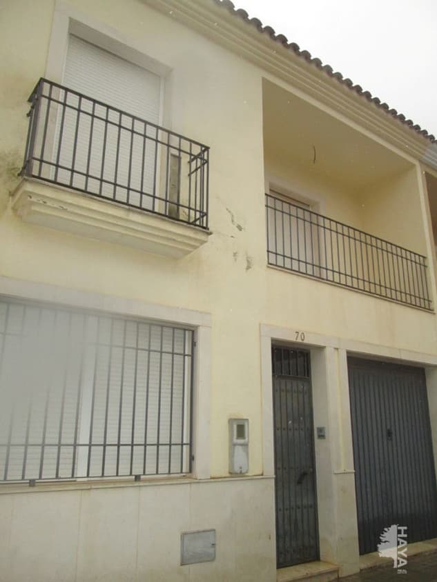 Venta de casas y pisos en Sierra De Yeguas Málaga